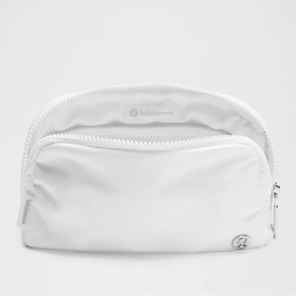 Lululemon Everywhere Belt Bag - Picture 2 of 11